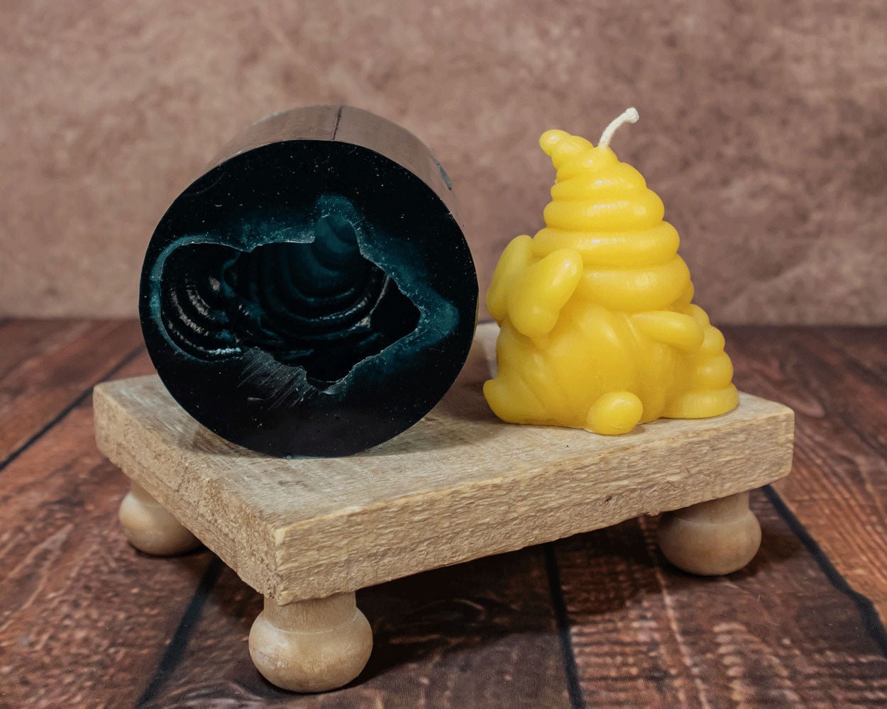 Crescent Bee Gnome Mold