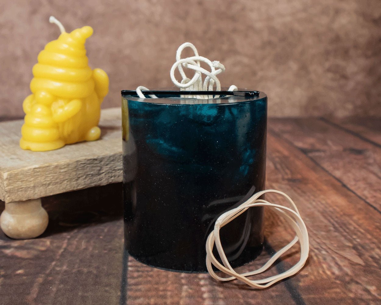 Crescent Bee Gnome Mold