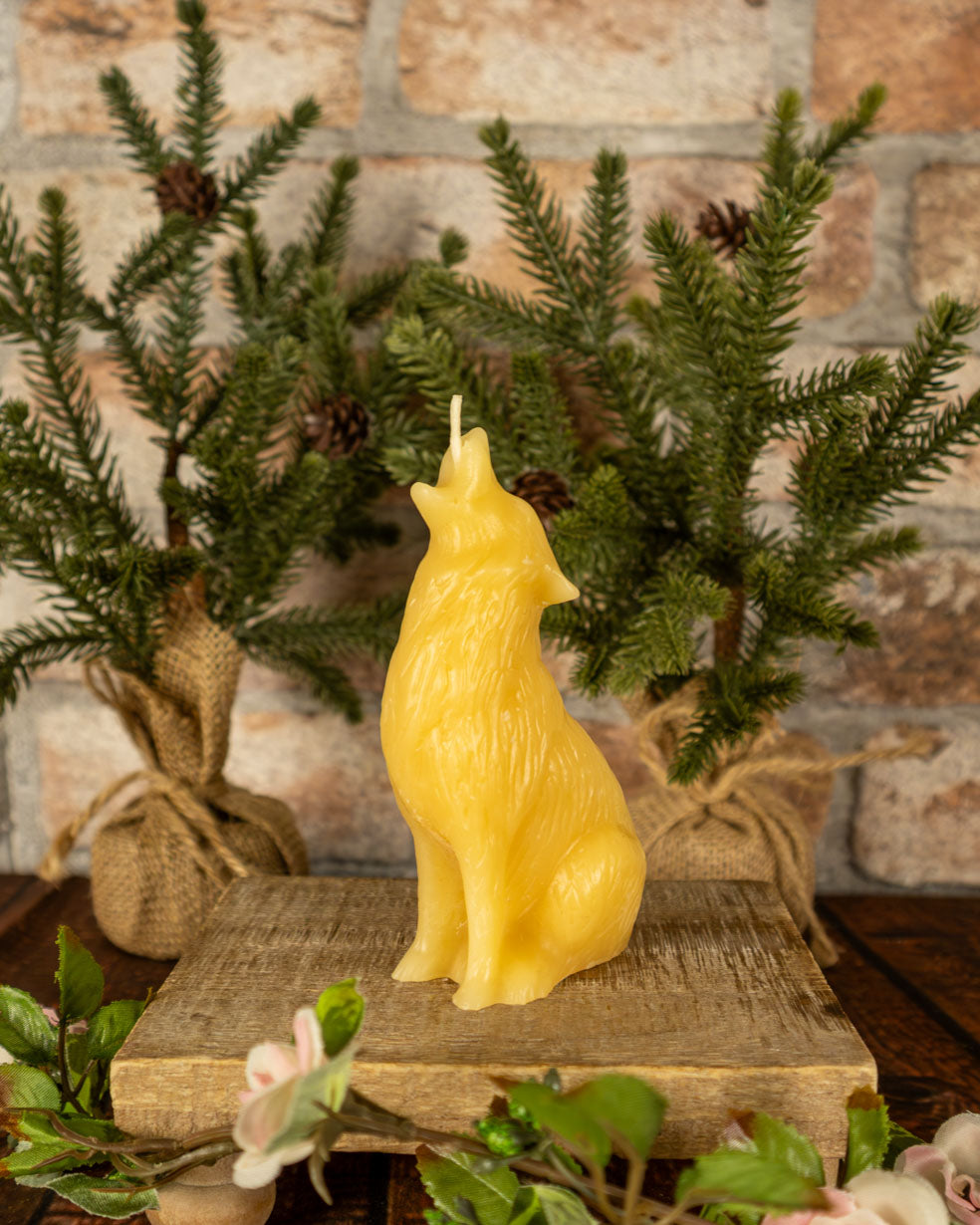 Beeswax Wolf Candle β Timber Wolf