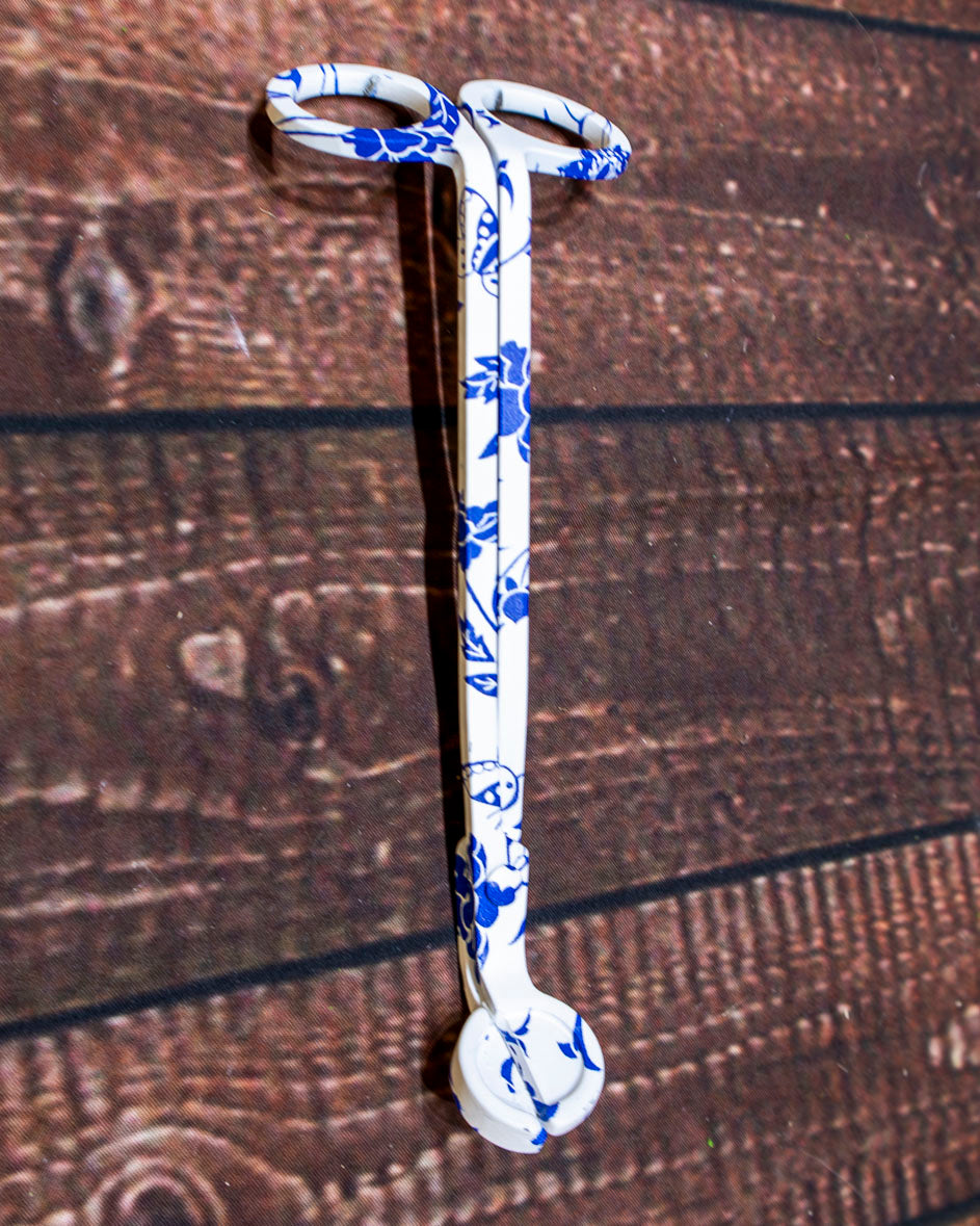 White/Blue Floral Wick Trimmer