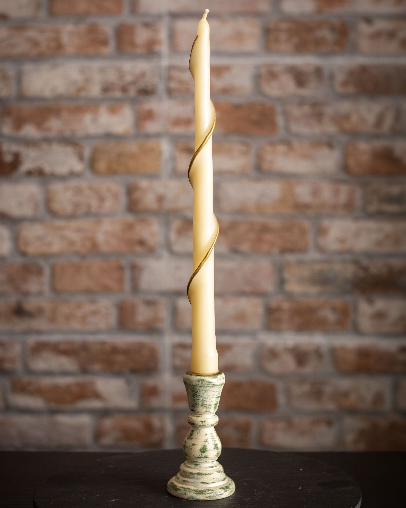 Beeswax Gold-edge Single Spiral