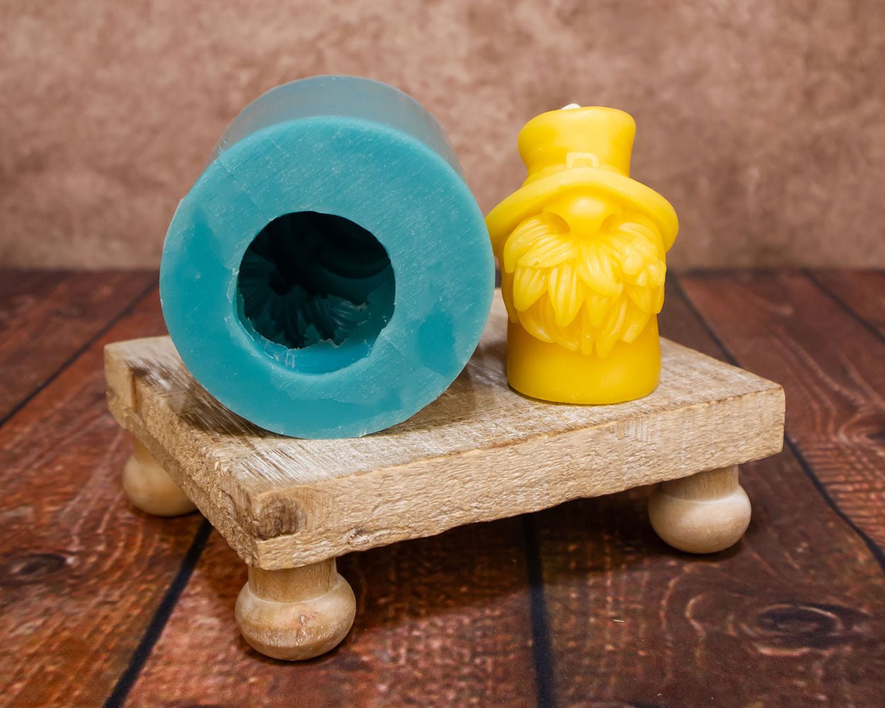 Discontinued-Leprechaun Mold