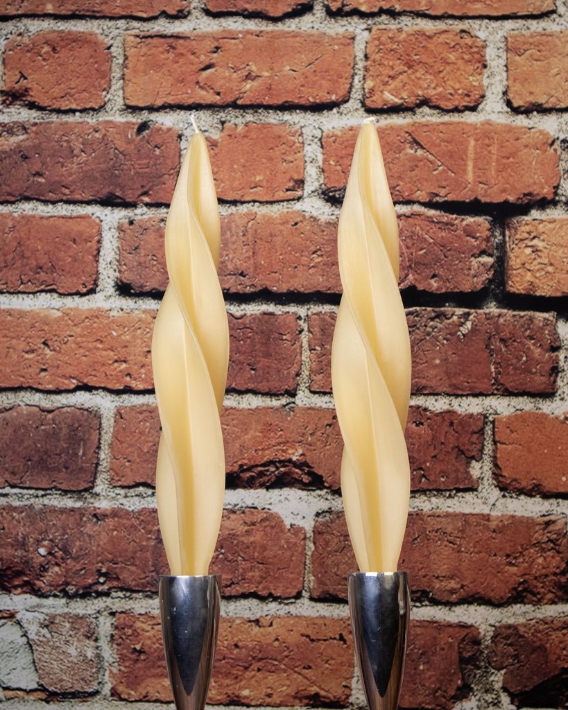 Beeswax Feathered Twist