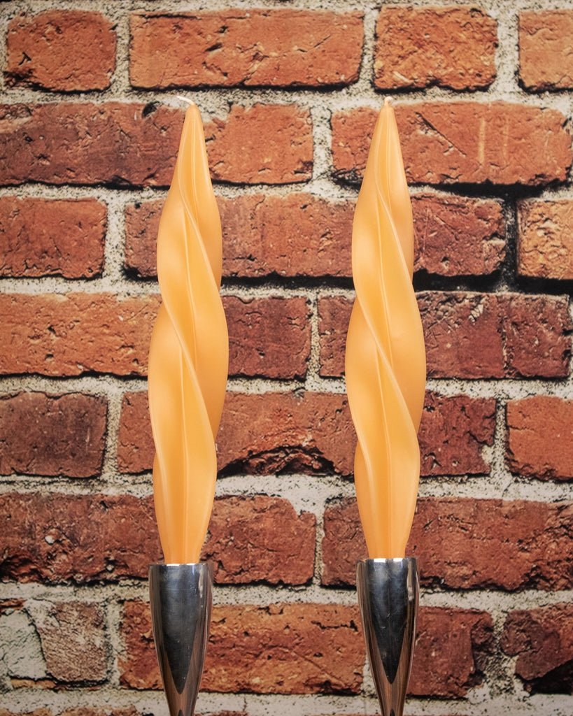 Beeswax Feathered Twist