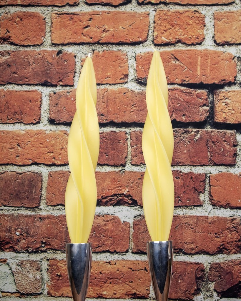 Beeswax Feathered Twist