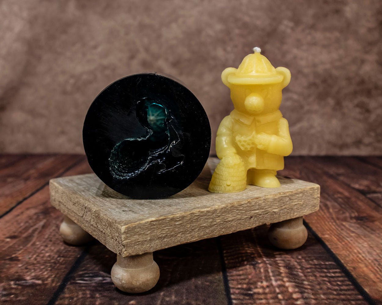 Bear Eating Comb Mold