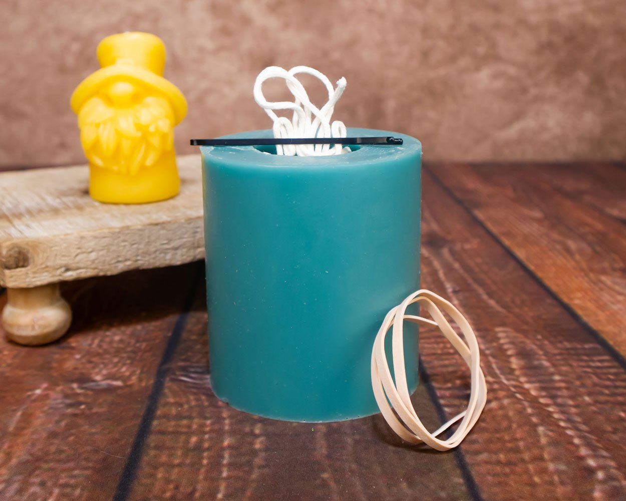 Discontinued-Leprechaun Mold