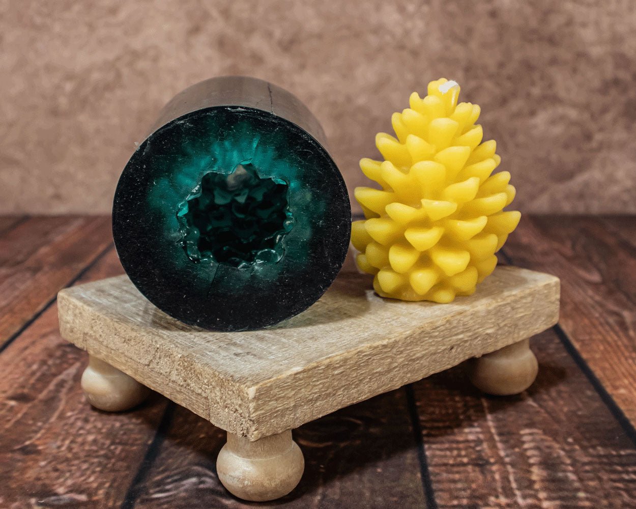 Med. Pinecone Mold